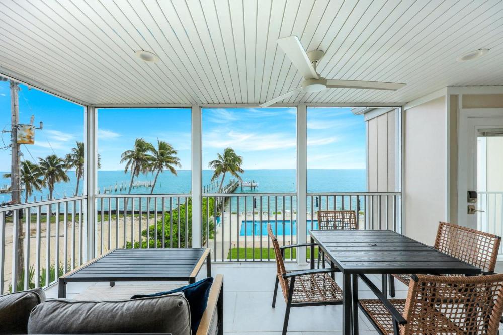 Captiva Hide A Way 2D